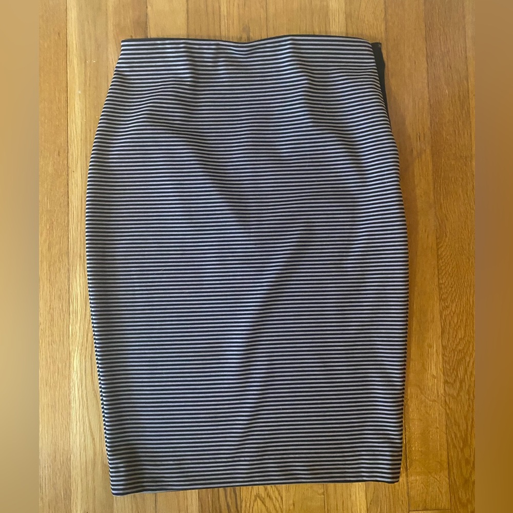 Ann Taylor Stretch Knit Skirt - Striped Tan and Black - Size 2